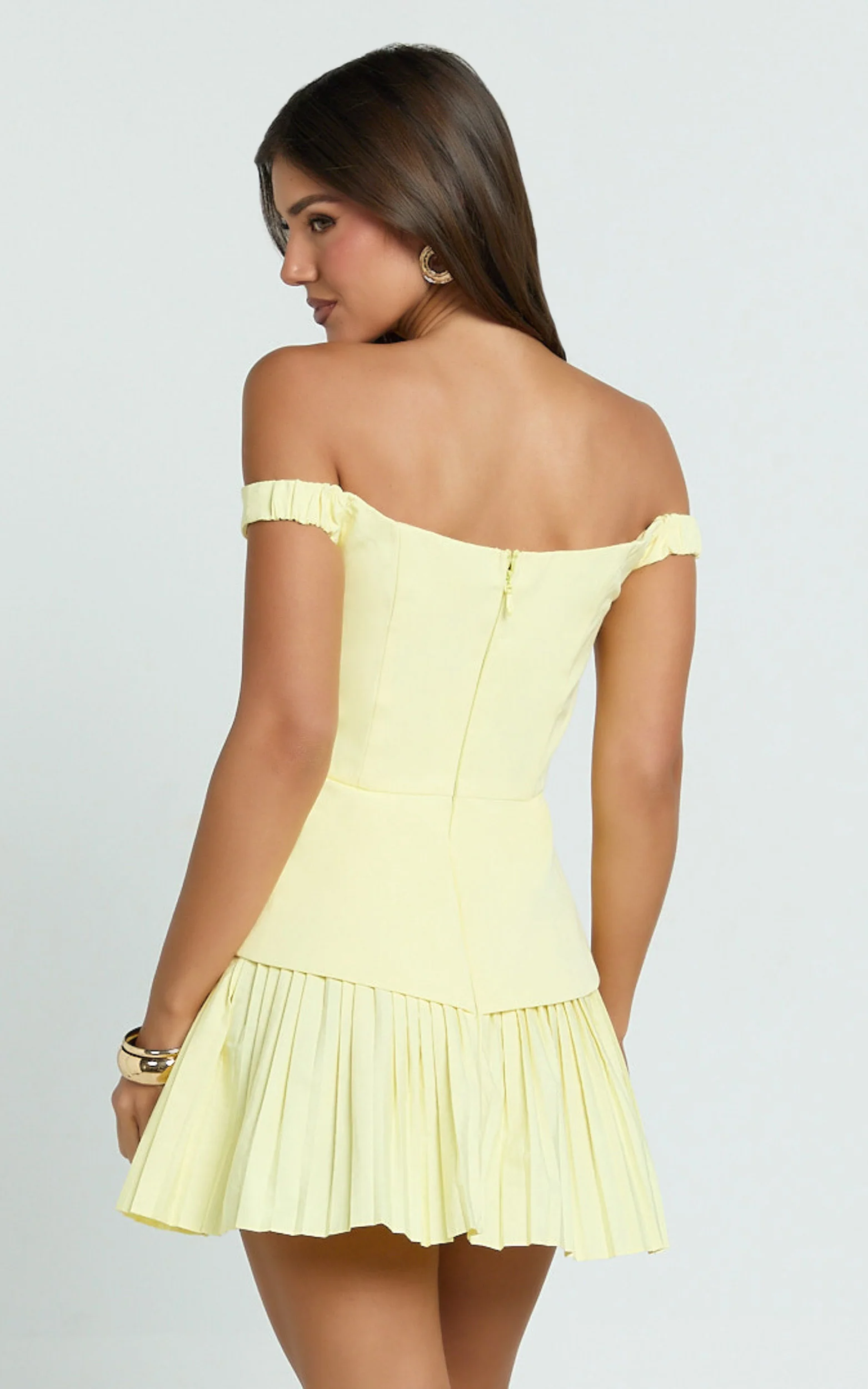 Off Shoulder Pleated Dress in Lemon