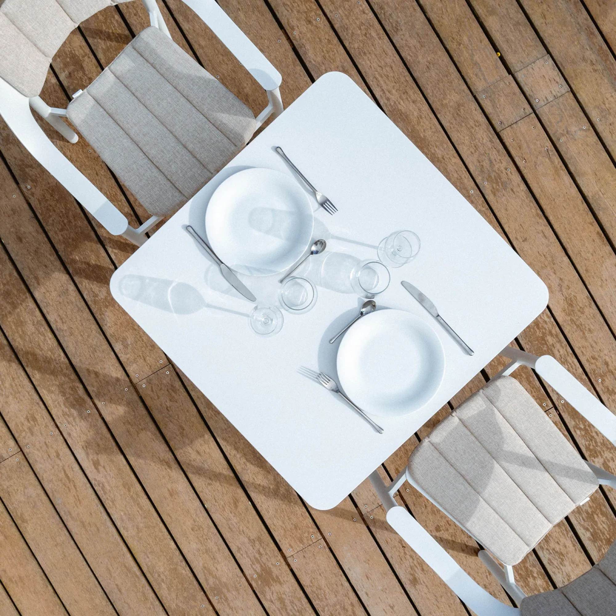 Table de jardin carrée en aluminium 2 places (76 x 76 cm) Monte Carlo Blanc