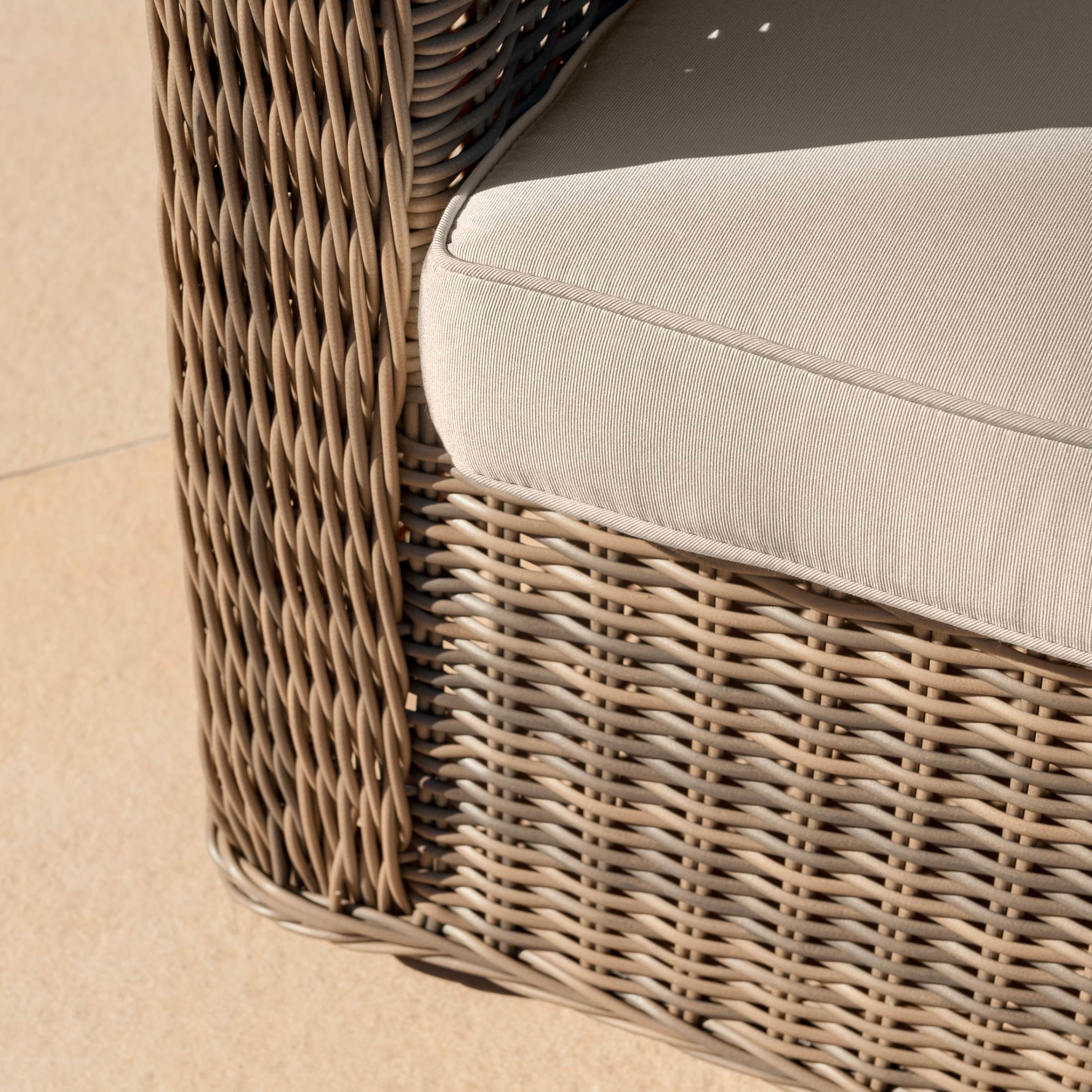 Salon de jardin en résine tressée 5 places 4 pcs Calvi Sepia et taupe