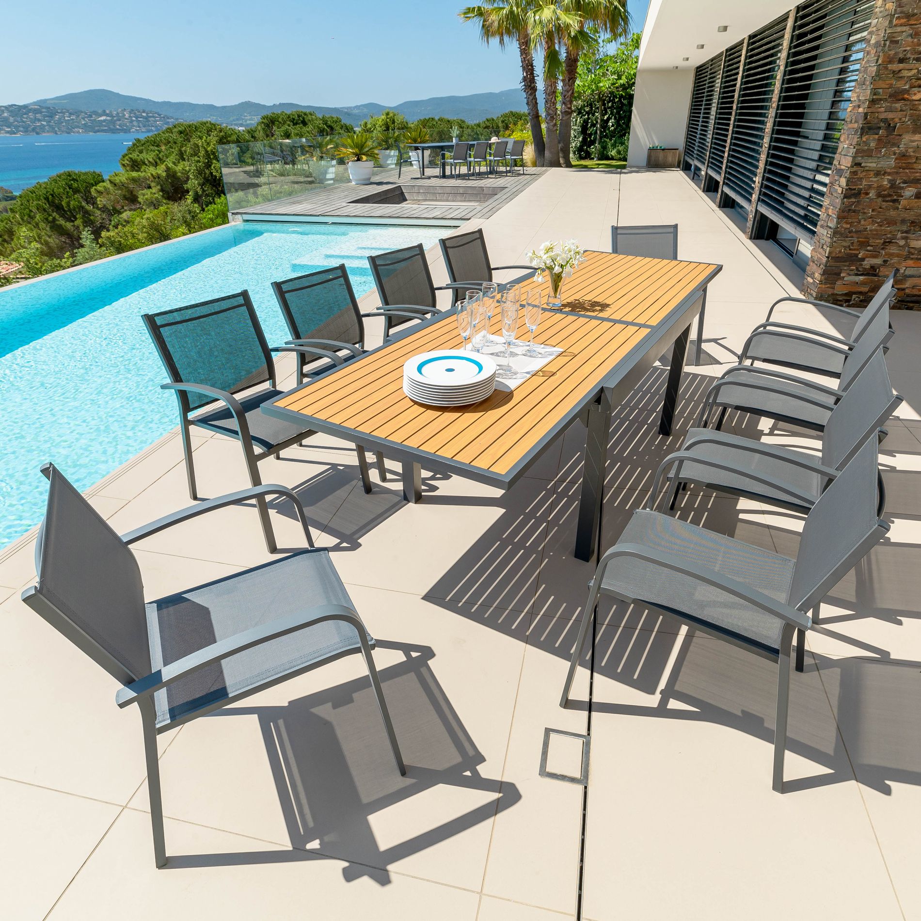 Table de jardin extensible en aluminium 10 places effet bois (135/270 x 90 cm) Murano Gris anthracite