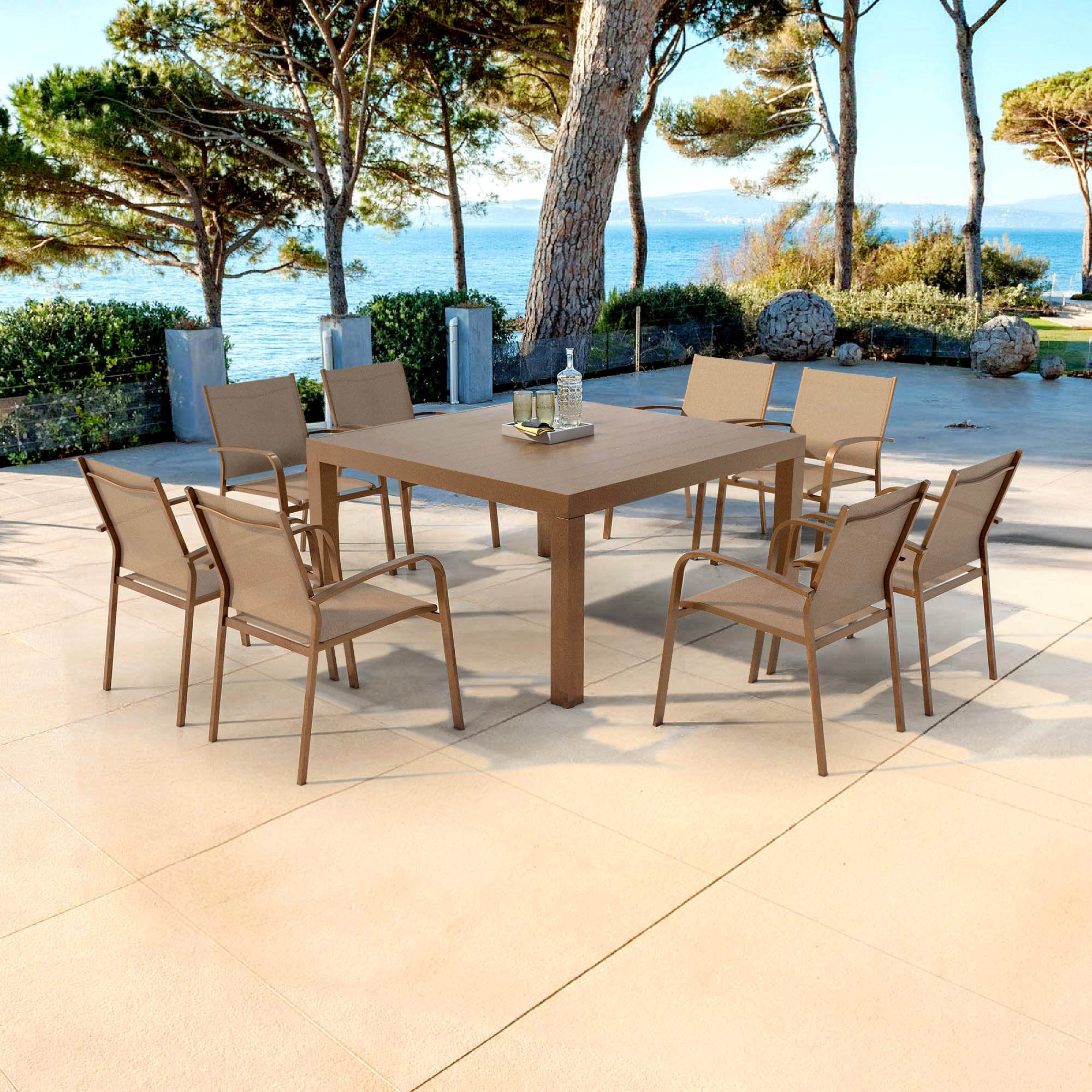 Table de jardin carrée aluminium 8 places (136 x 136 cm) Murano Bronze