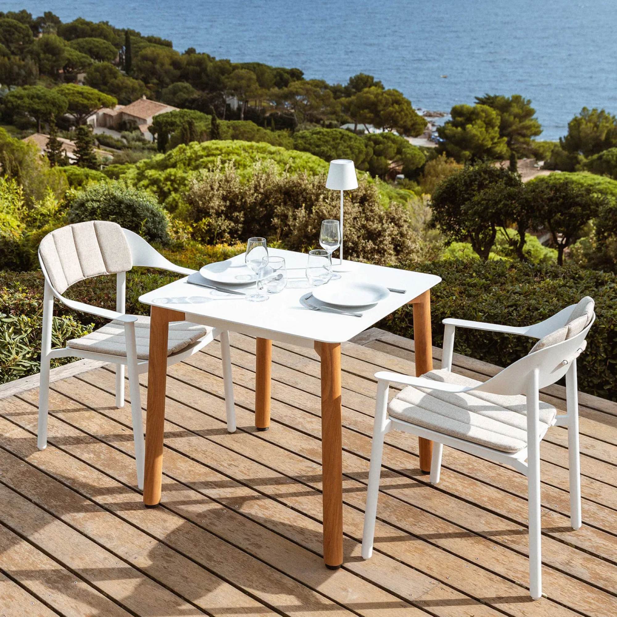 Table de jardin carrée en aluminium 2 places (76 x 76 cm) Monte Carlo Blanc