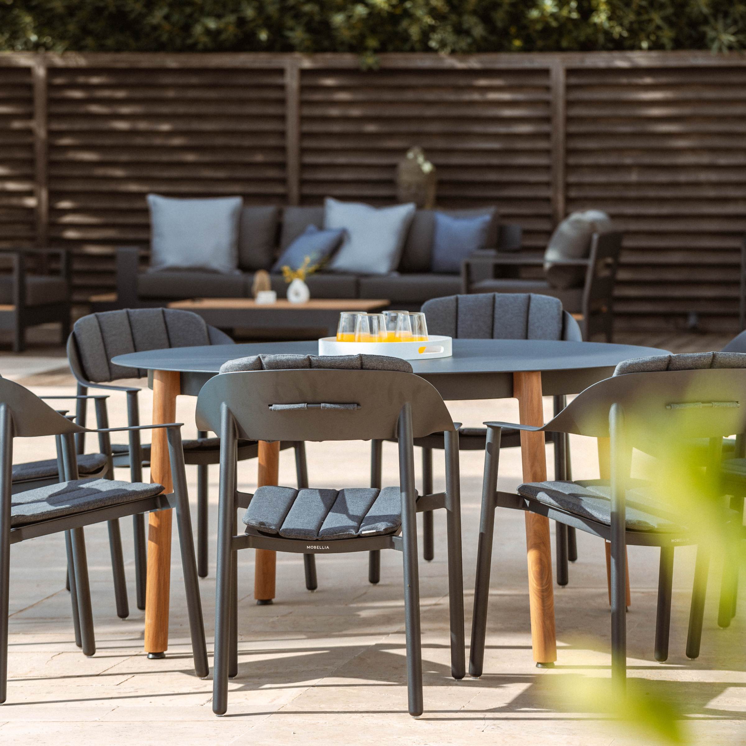 Table de jardin ronde en aluminium 8 places (D149 cm) Monte Carlo Gris anthracite