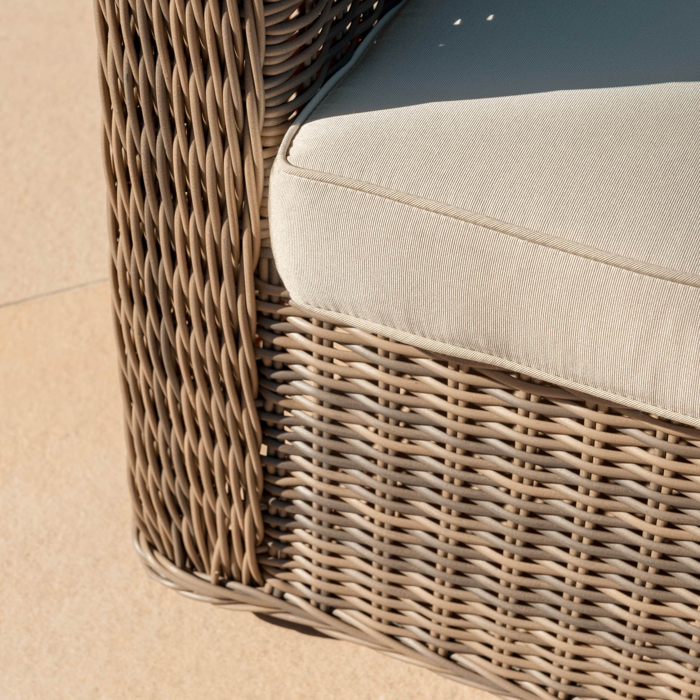 Salon de jardin en résine tressée 4 places 4 pcs Calvi Sepia et taupe