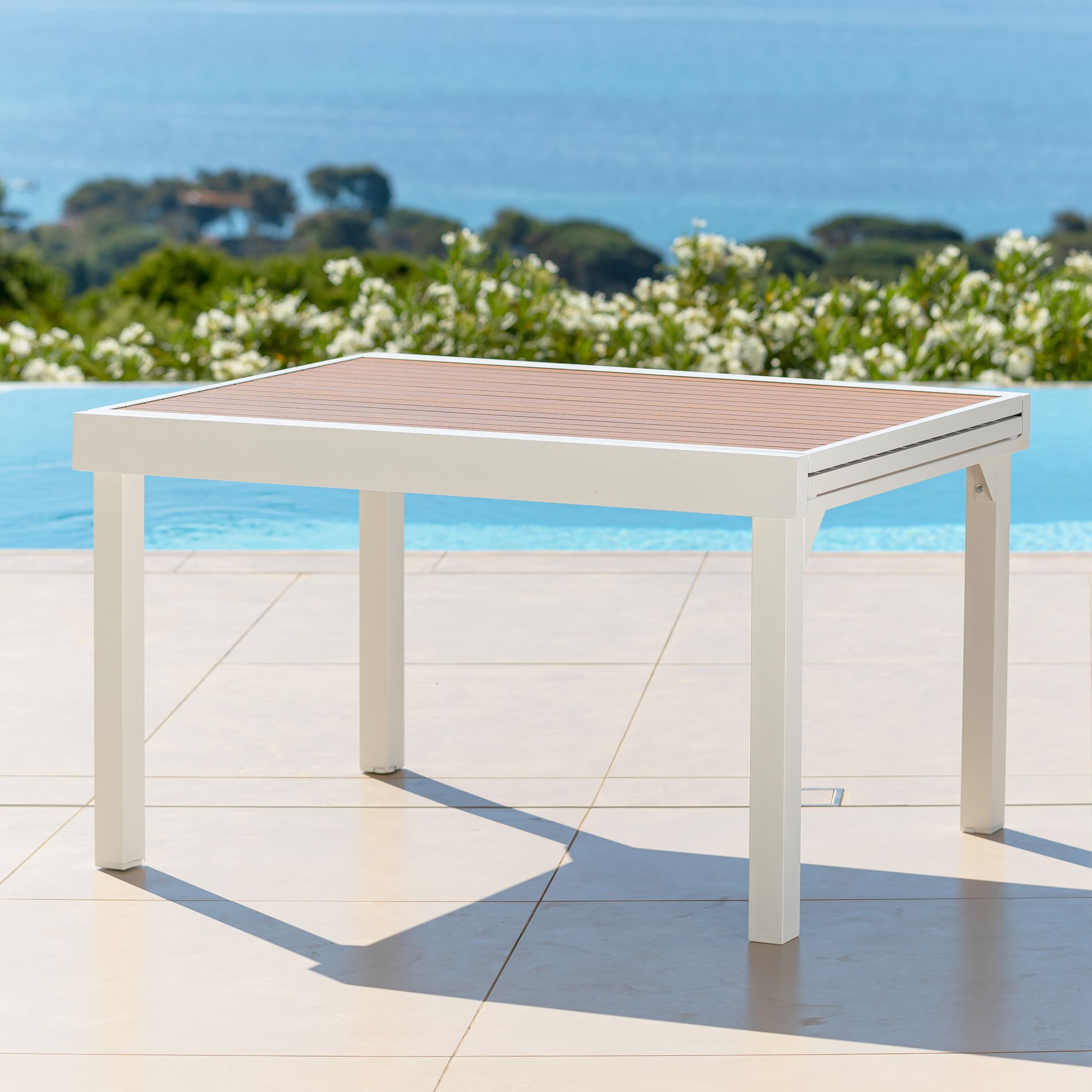 Table de jardin extensible en aluminium 10 places effet bois (135/270 x 90 cm) Murano Blanc