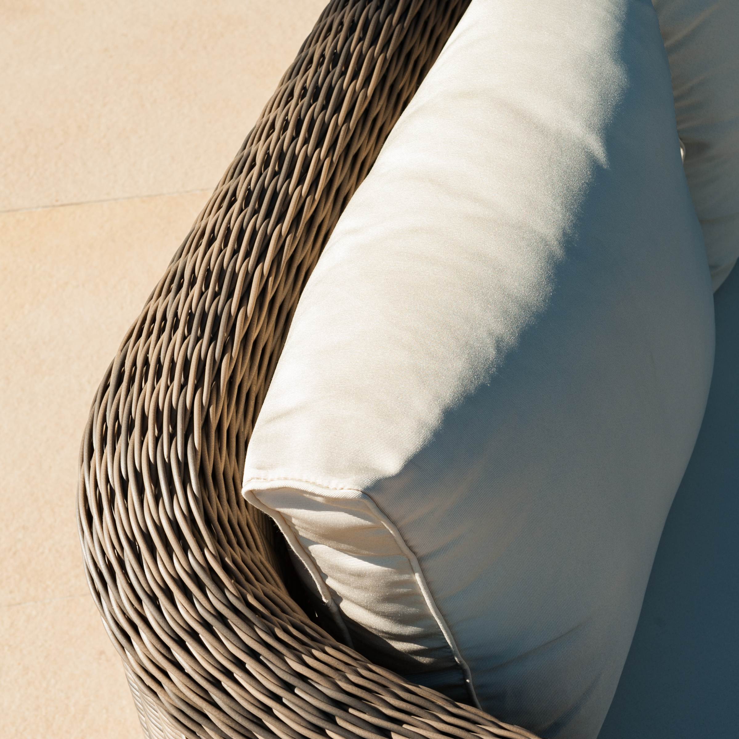 Salon de jardin en résine tressée 7 places 5 pcs Calvi Sepia et beige