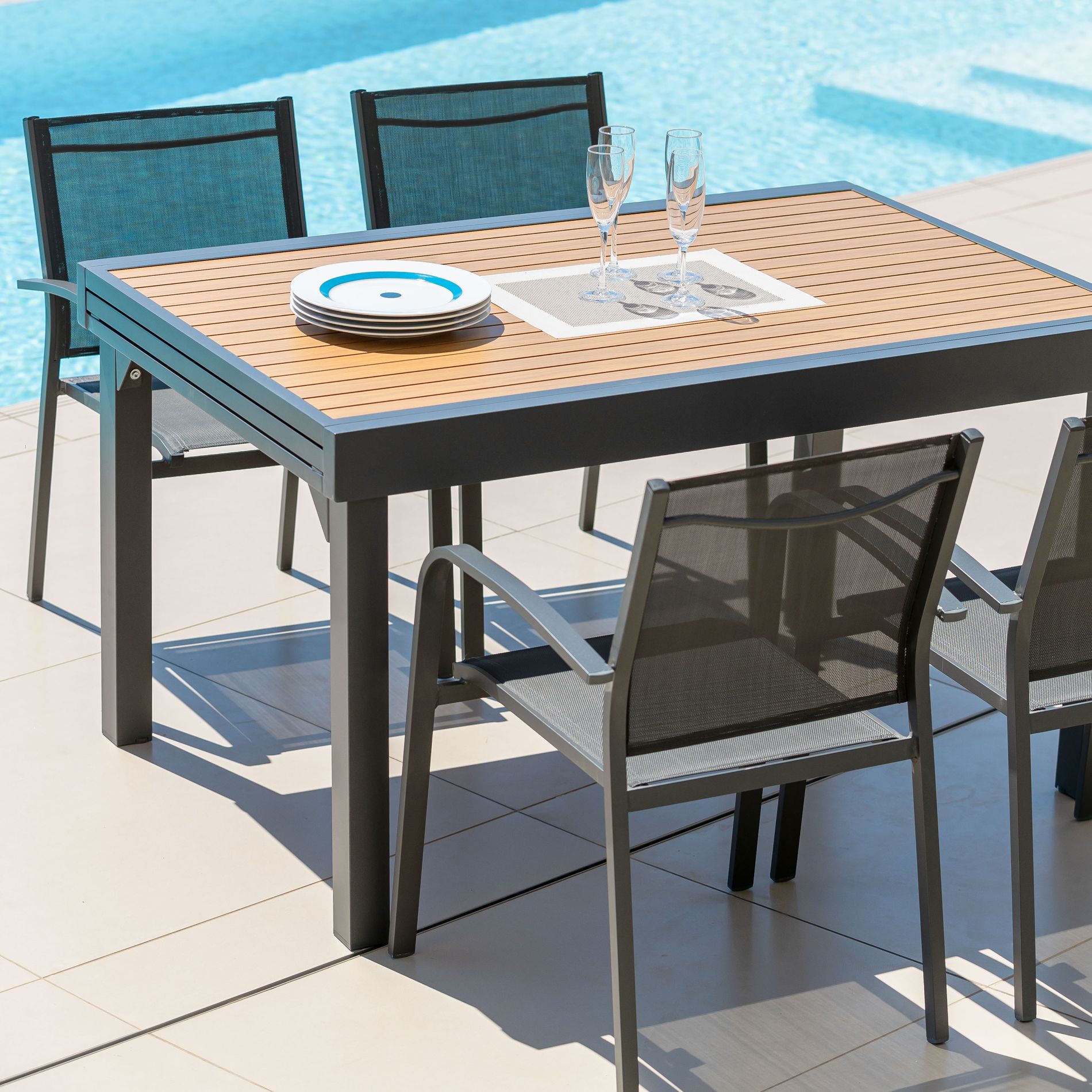 Table de jardin extensible en aluminium 10 places effet bois (135/270 x 90 cm) Murano Gris anthracite