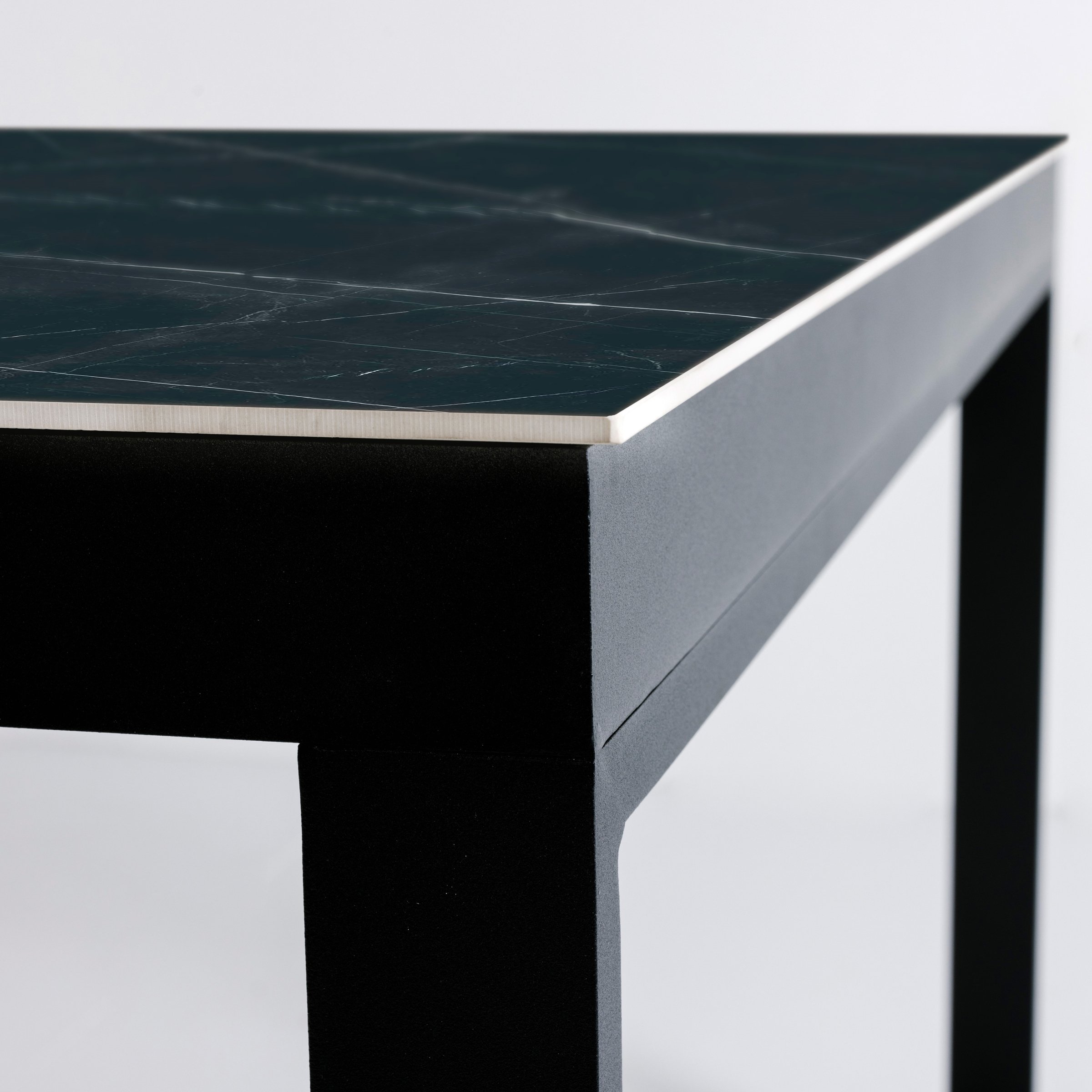 Table de jardin en aluminium et céramique 12 places (260 x 120 cm) Kore Noir marbré