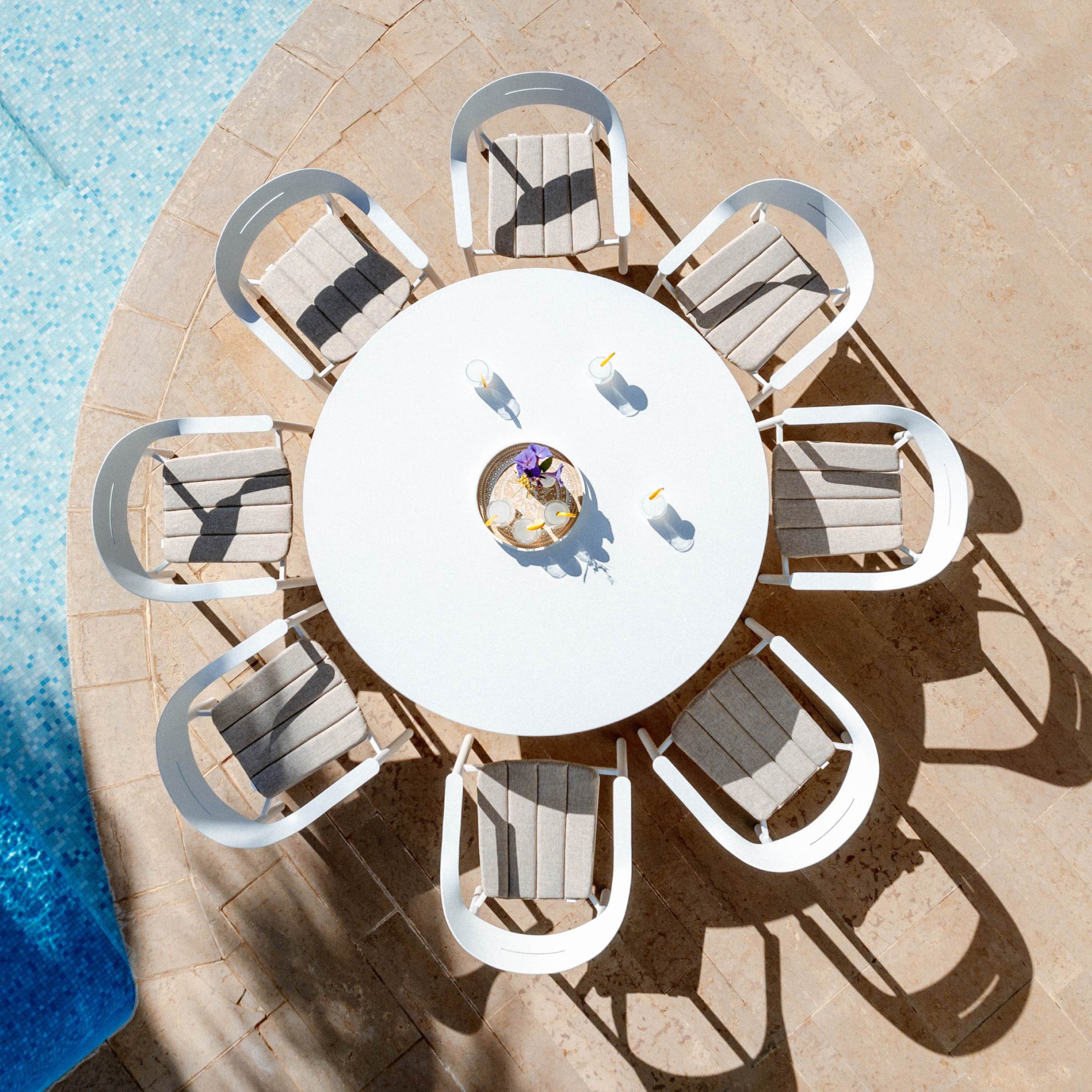 Table de jardin ronde en aluminium 8 places (D149 cm) Monte Carlo Blanc