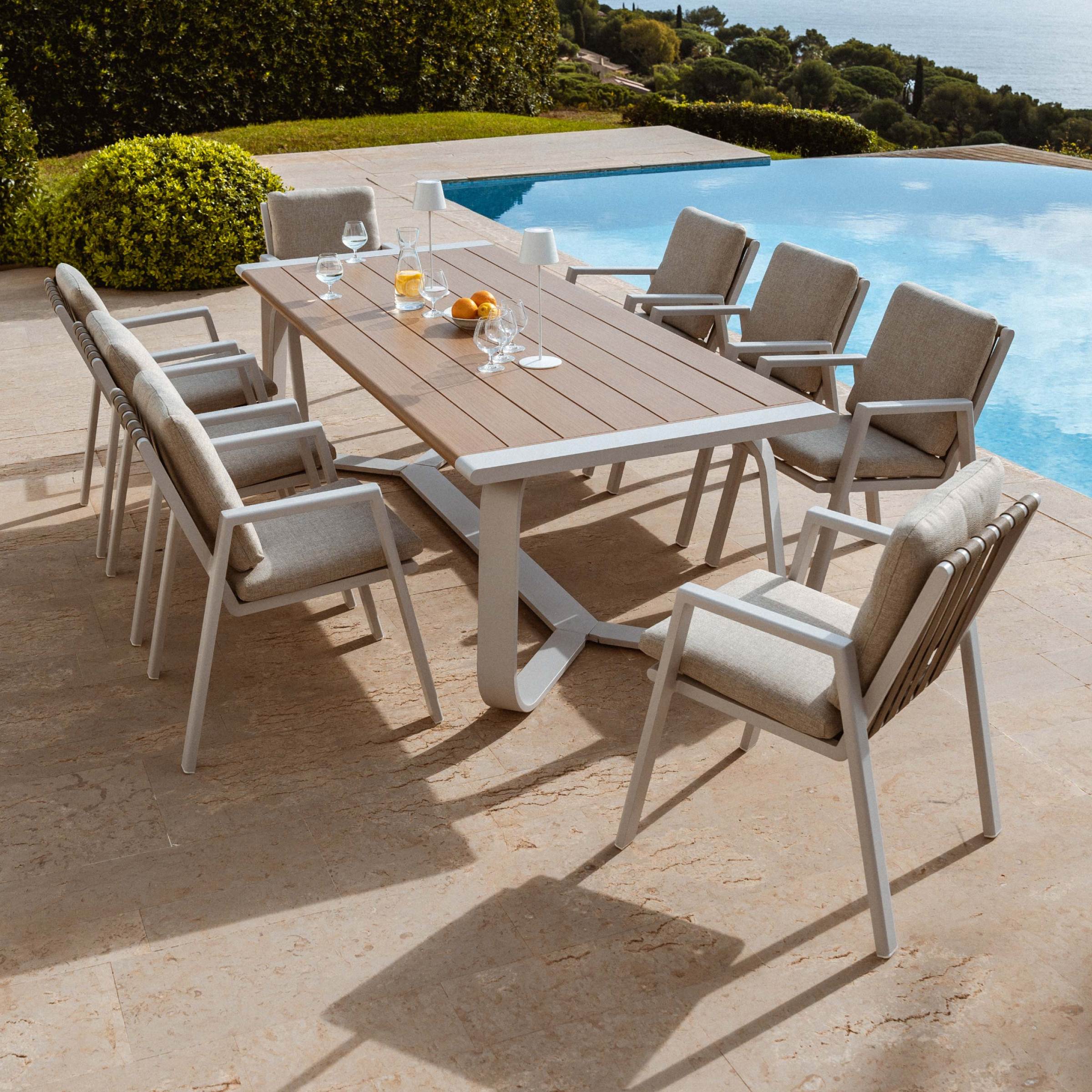 Table de jardin rectangulaire en aluminium 10 places (240 x 100 cm) Long Beach Blanc cendré
