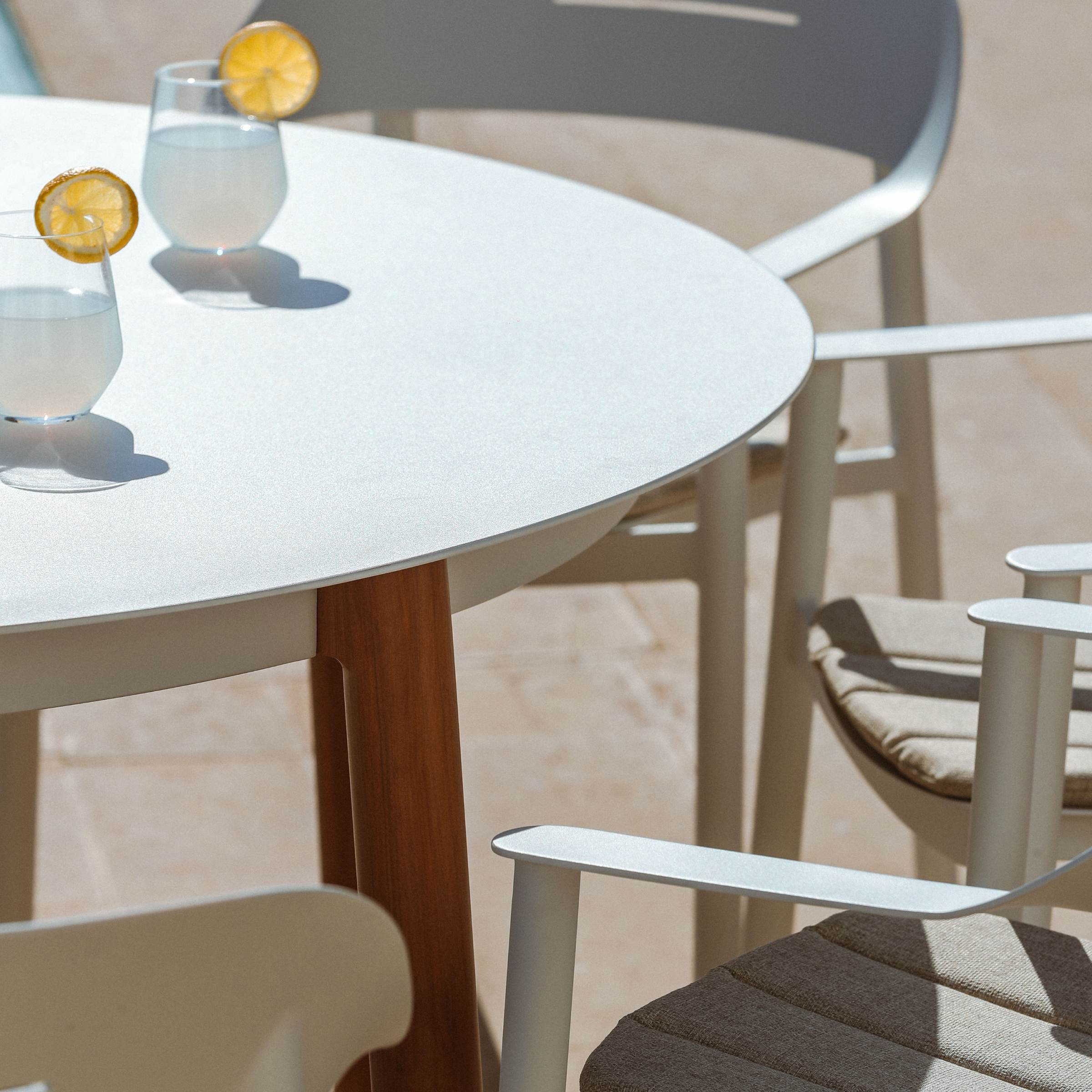 Table de jardin ronde en aluminium 8 places (D149 cm) Monte Carlo Blanc