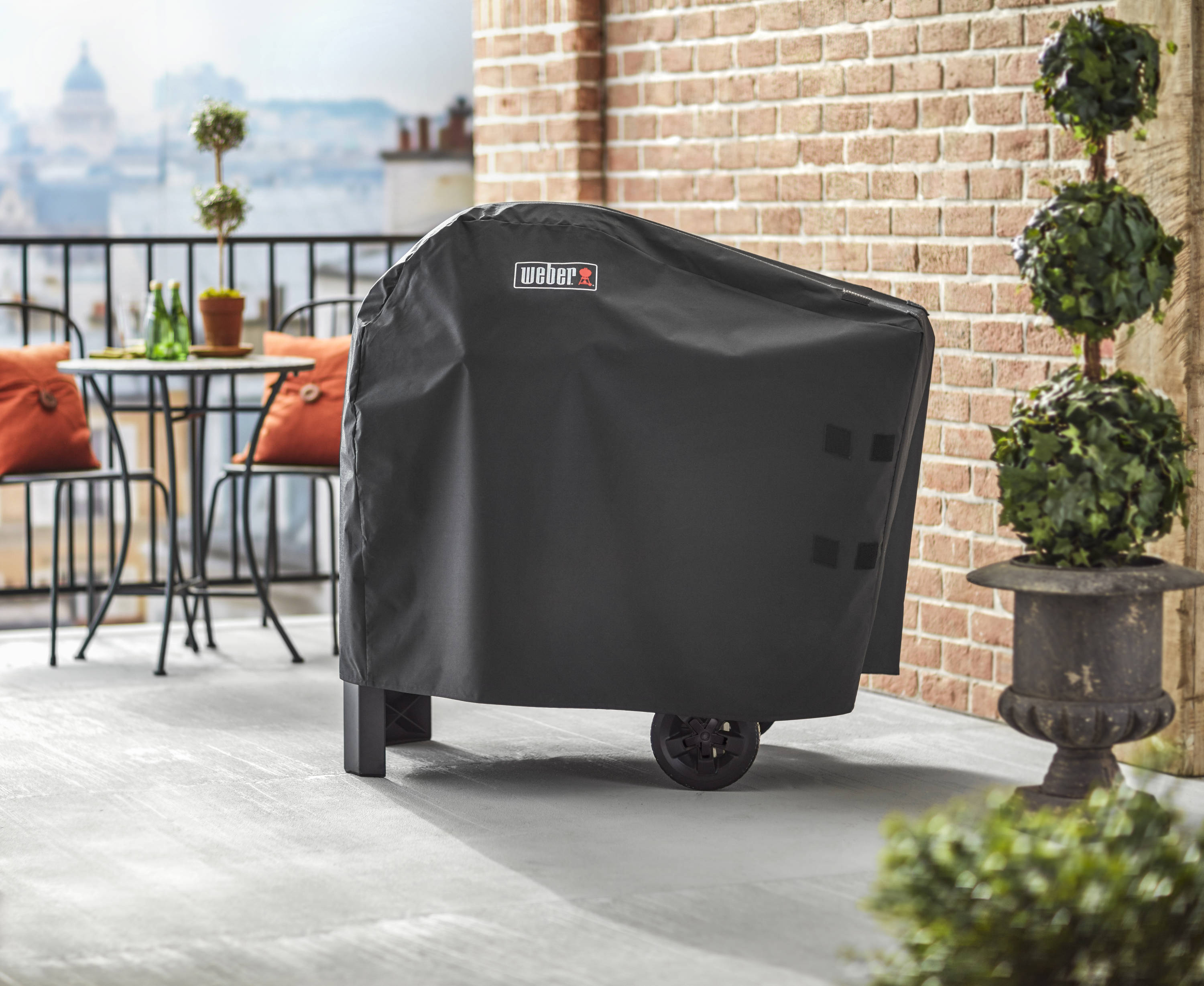 Weber Pulse 2000 61.50-in W x 36.6-in H Black Electric grill Cover