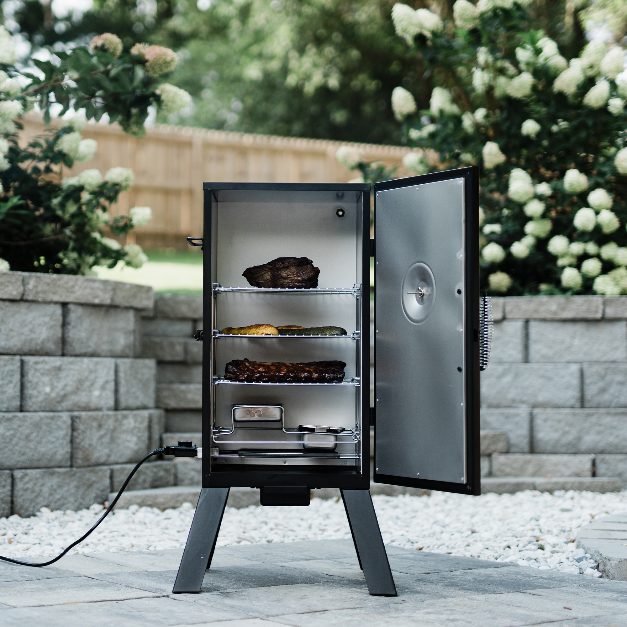 Masterbuilt 535-Sq. in Black Electric Smoker
