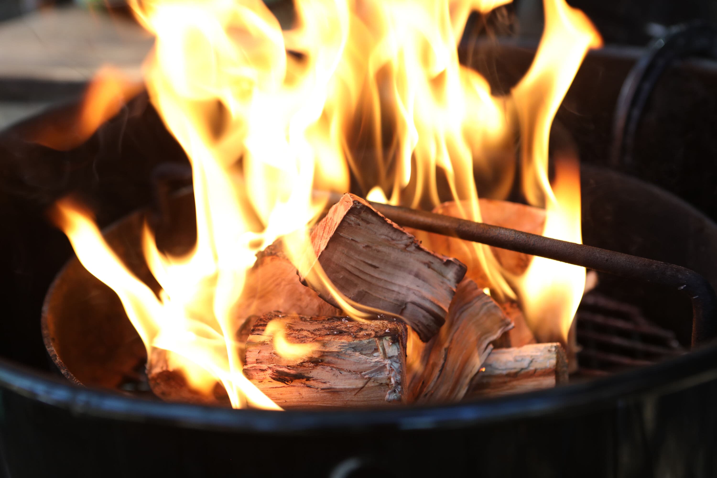 Cowboy Charcoal Apple 600 Cubic inch(es) Wood chunks