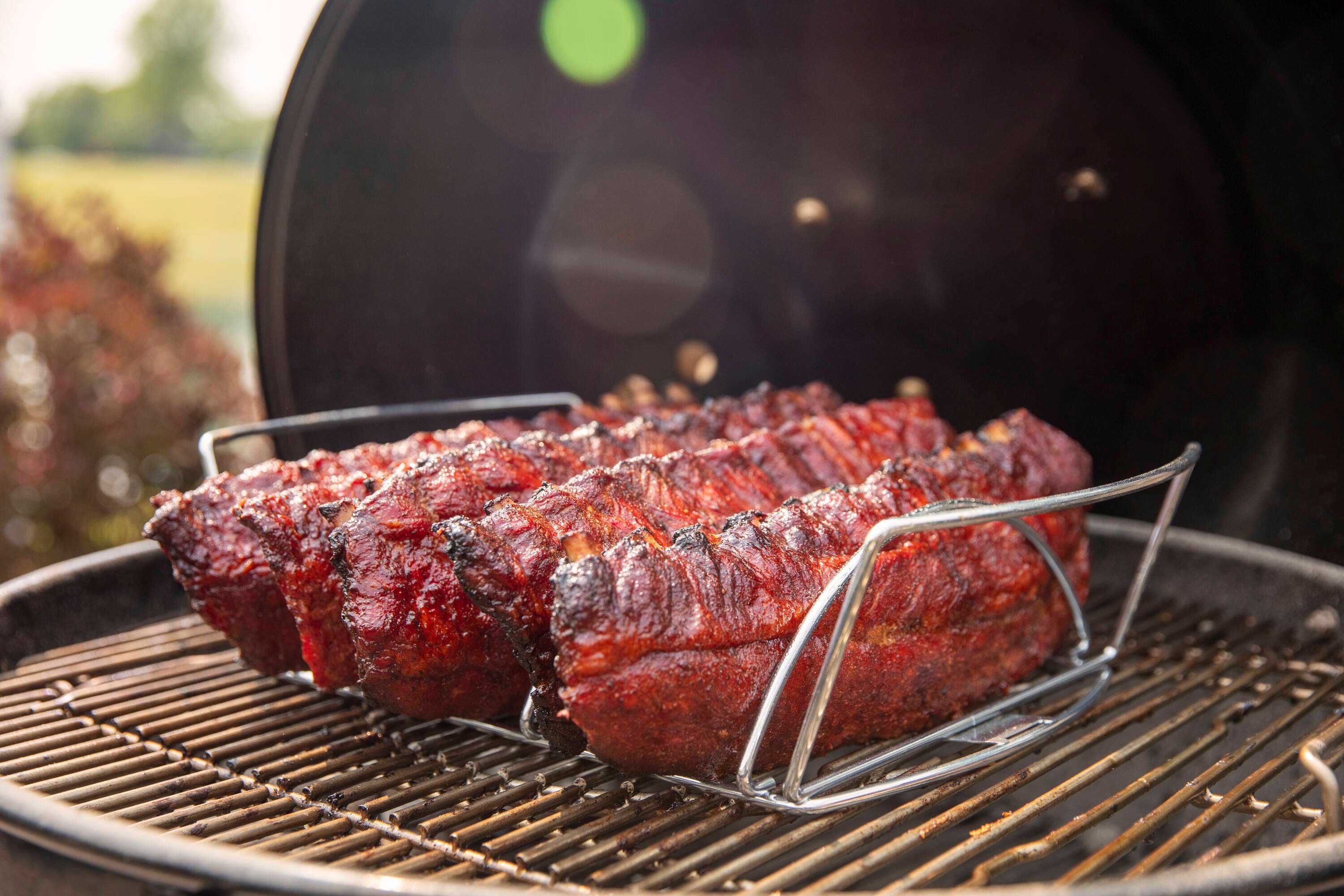 Weber Master-Touch 26-in W Smoke Kettle Charcoal Grill