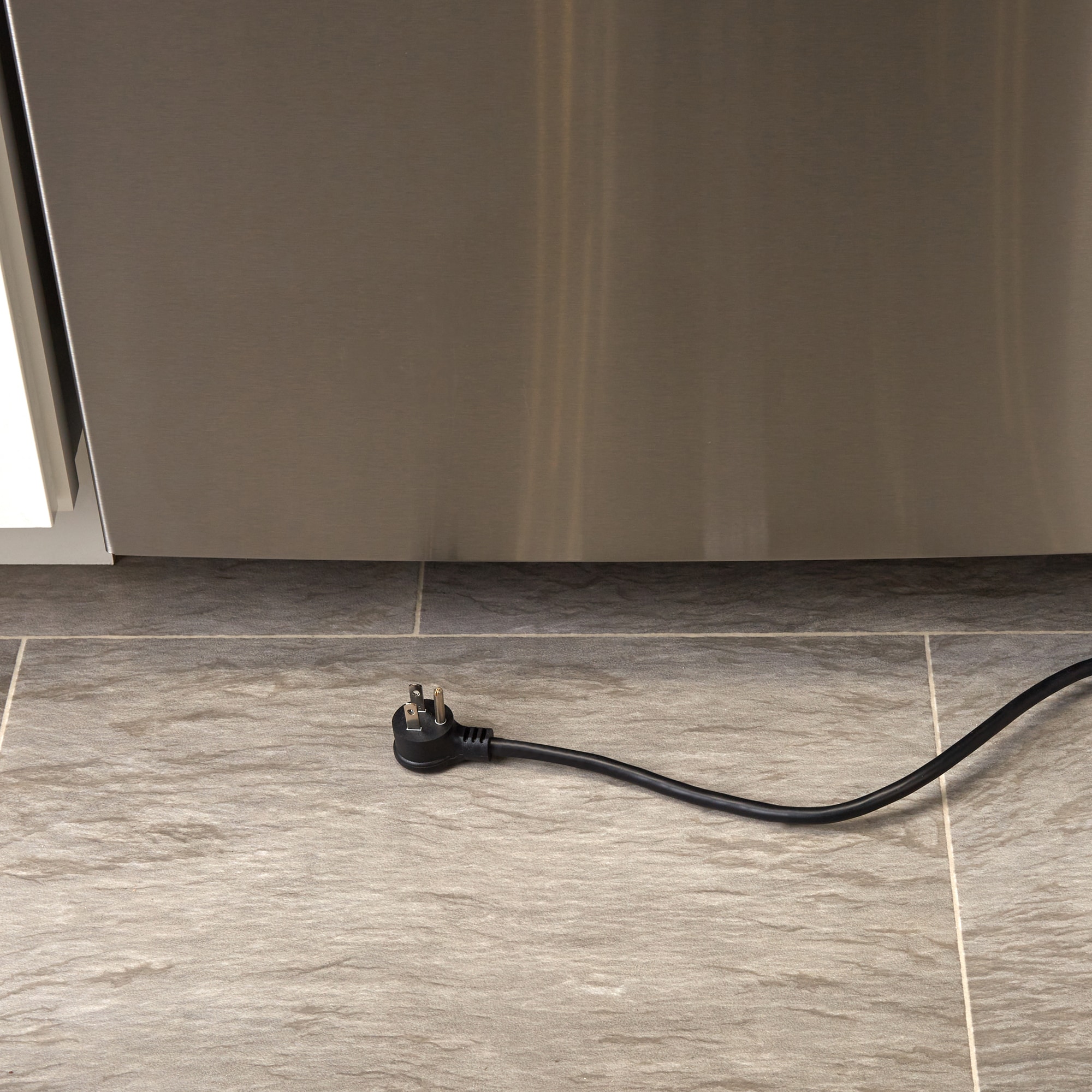 Utilitech Appliance Power Cord 6-ft 13 -Amp 3 -Prong Black Dishwasher Appliance Power Cord