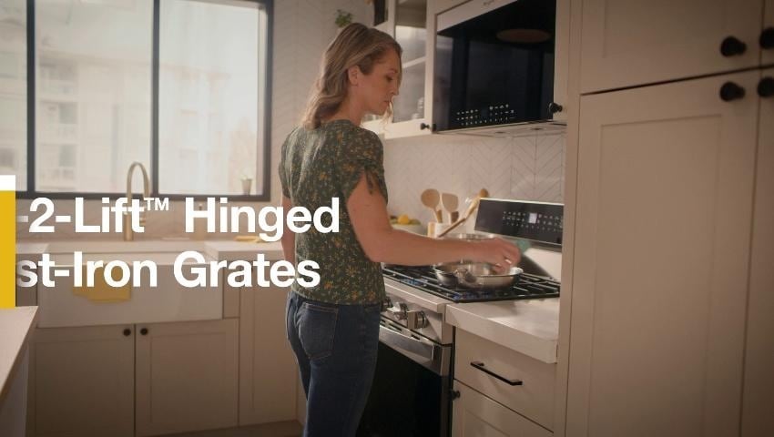 Whirlpool High Speed Preheat 30-in 5 burners 5-cu ft Air Fry Convection Oven Freestanding Natural Gas Range ( Black Stainless Steel )