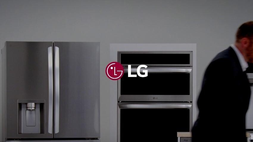 LG 30 in 600 CFM Ducted Essence White Smart Wall Mounted Range Hood