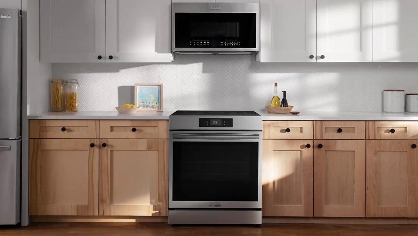 Frigidaire Gallery 30-in 5 Burners 6.2-cu ft Air Fry Convection Oven Slide-in Single Induction Range (Fingerprint Resistant Stainless Steel)