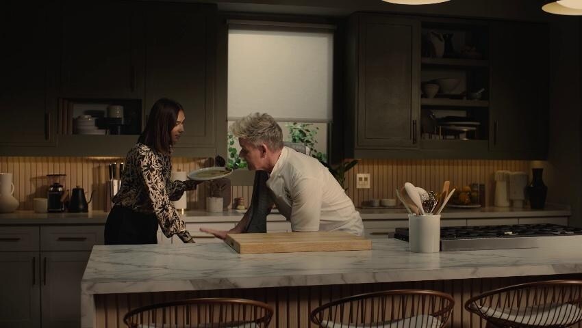 Thor Kitchen Gordon Ramsay Series 48-in 7 burners 4.6-cu ft / 2.2-cu ft Convection Oven Freestanding Double Oven Gas Range ( Matte Black with Bronze Accents )