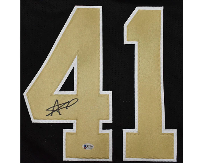 Alvin Kamara Signed New Orleans Custom Black Football Jersey (Beckett)