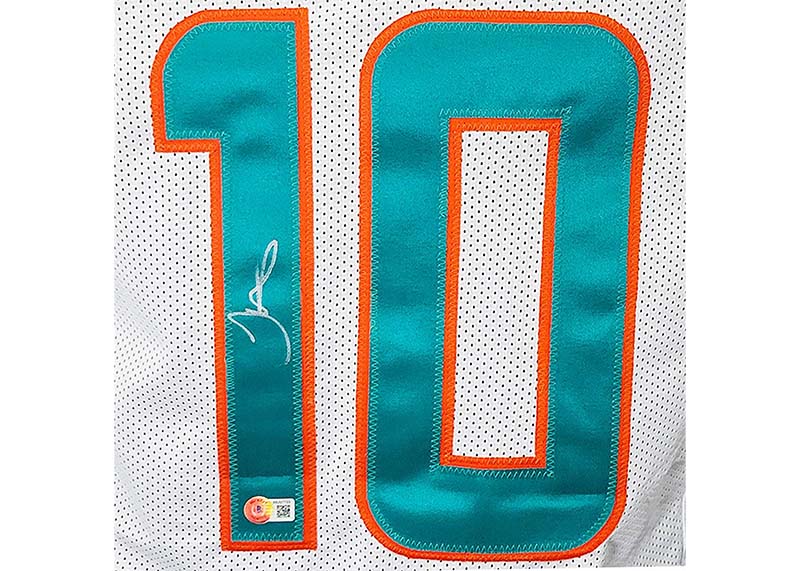 Tyreek Hill Autographed Miami Custom White Football Jersey Beckett