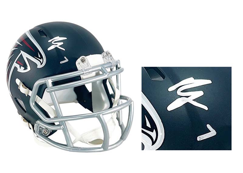 Bijan Robinson Signed Atlanta Falcons Speed Mini Football Helmet (Beckett)