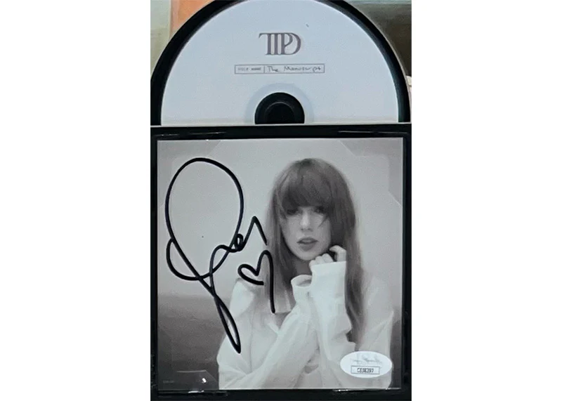 Taylor Swift Signed 3D With With Playable Video 25x25 Framed CD JSA