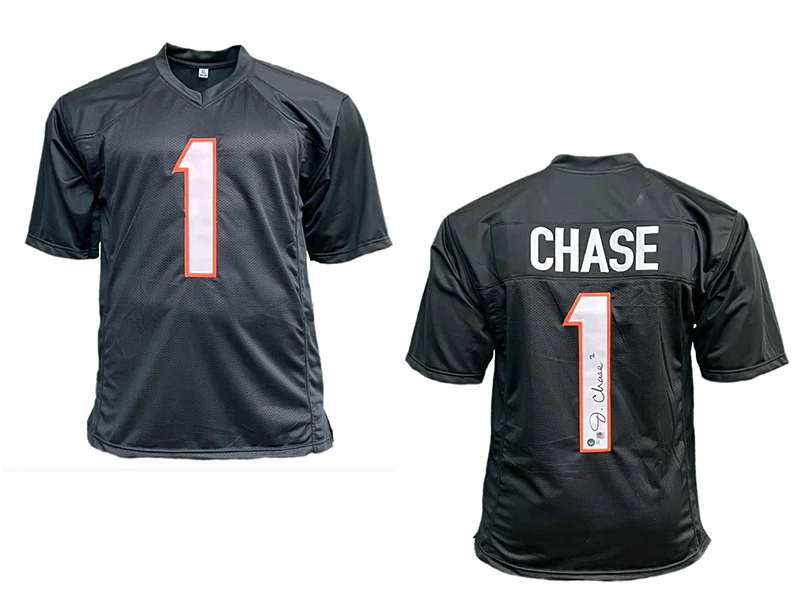 Ja'Marr Chase Autographed Cincinnati Black Pro Style Football Jersey (Beckett)