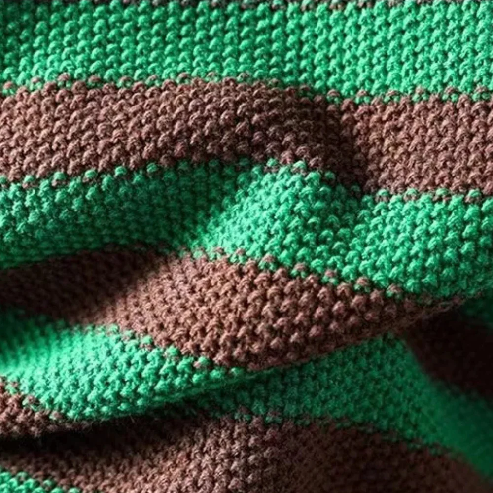 Bl?d og Hyggelig Strikket Sweater med L?s Pasform