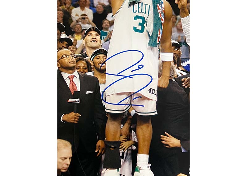 Paul Pierce Signed Boston Celtics Hoisting NBA Champ MVP Trophy Photo Beckett 16x20