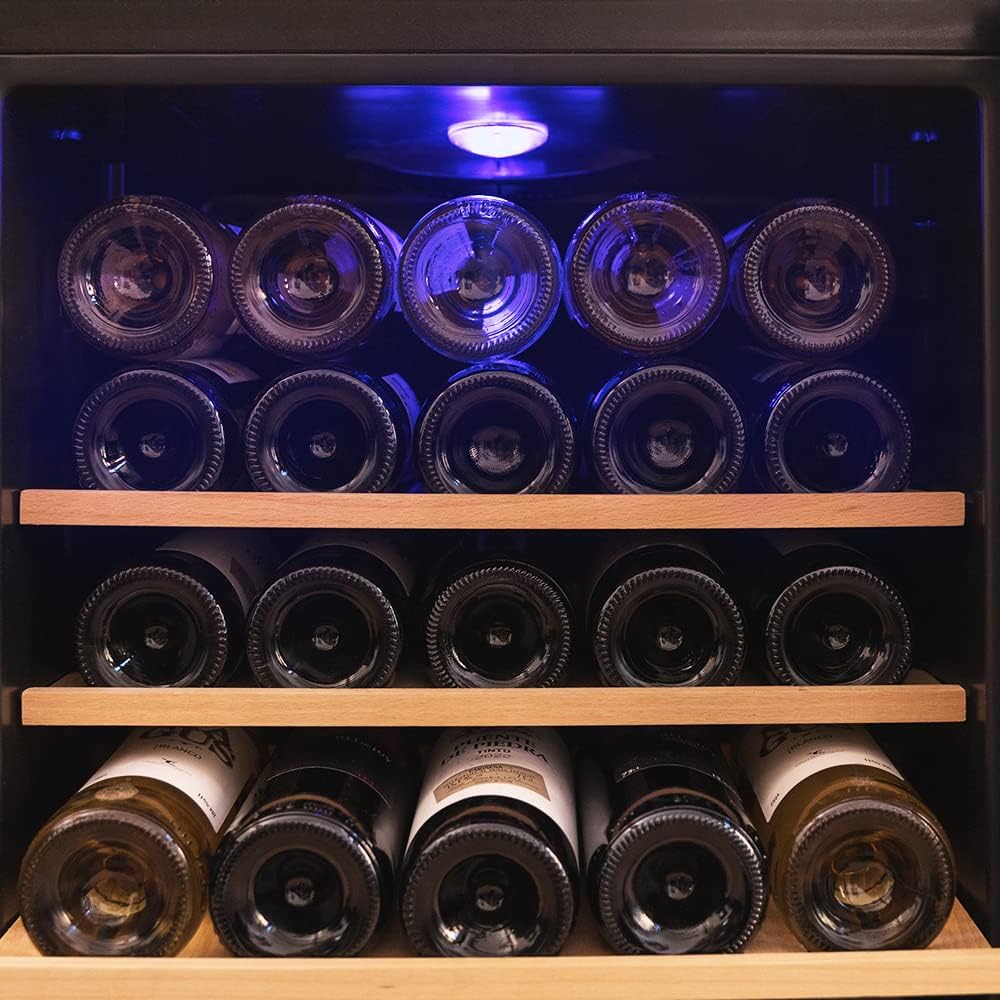 Cecotec vinkylskåp GrandSommelier 24000 svart kompressor. 24 flaskor med kompressor som garanterar hög prestanda. Justerbar temperatur och pekkontrollpanel