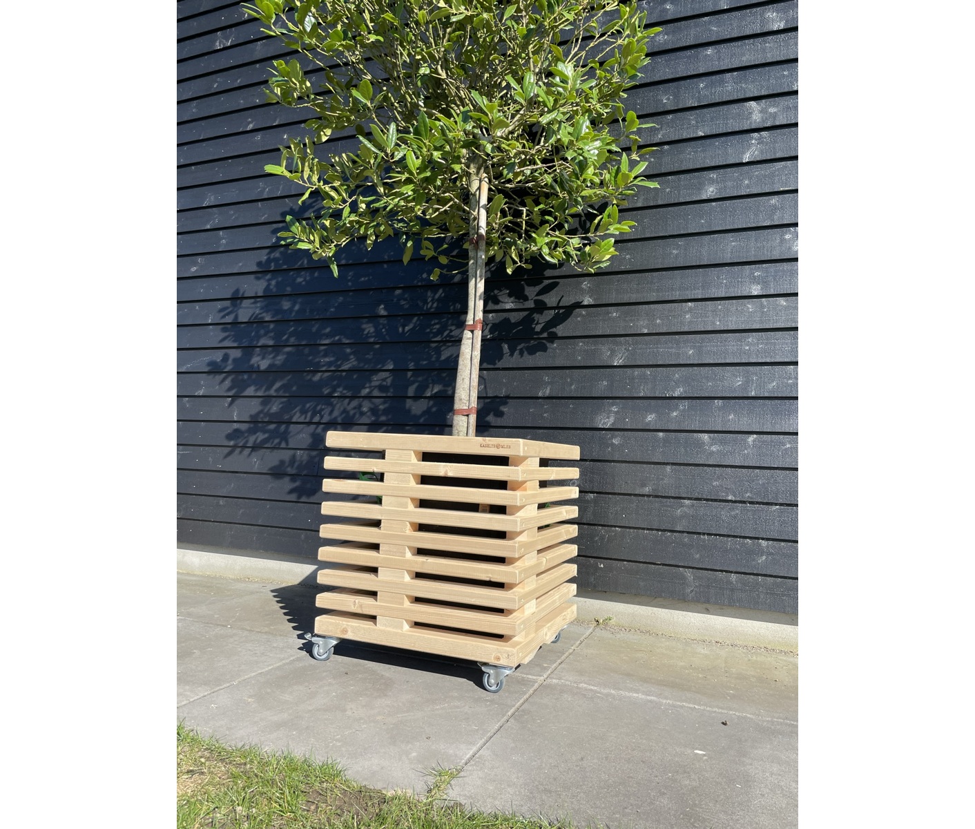 Kabeltromlen Blomkruka 52x52 cm