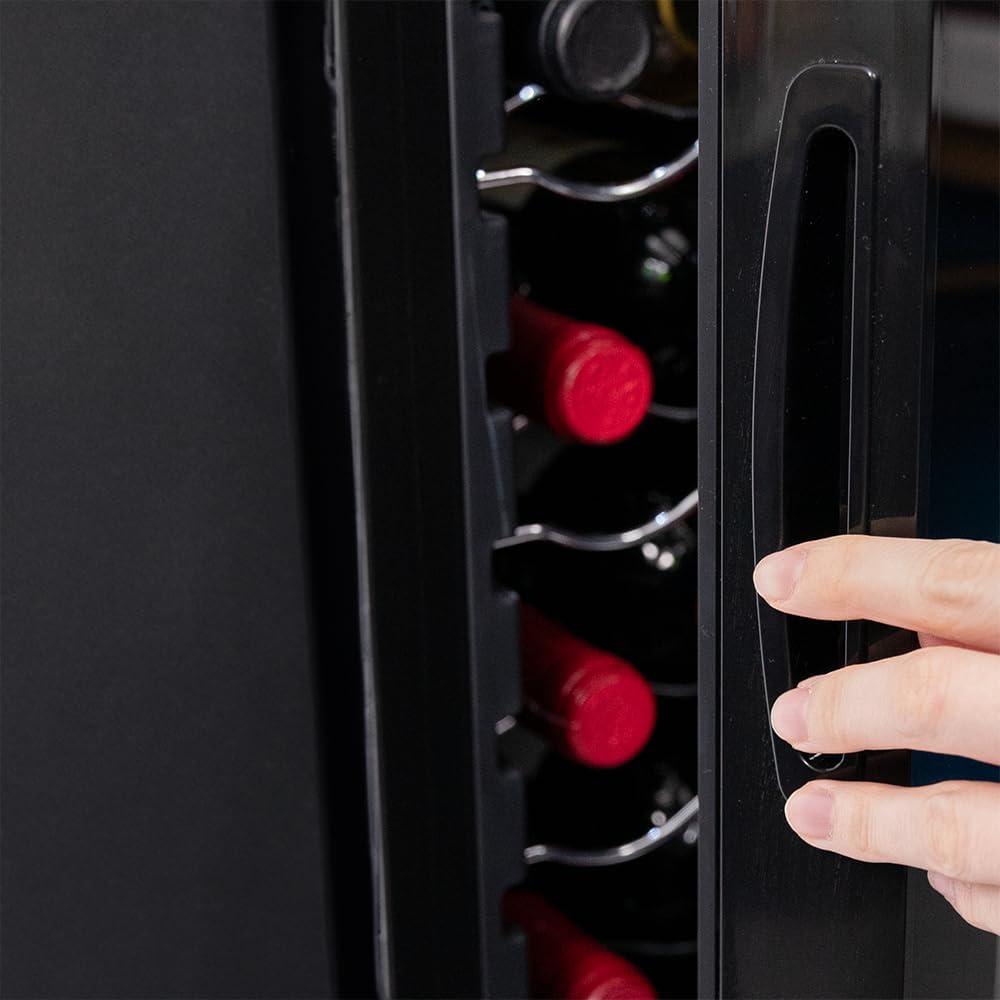 Cecotec vinkylskåp GrandSommelier 24000 svart kompressor. 24 flaskor med kompressor som garanterar hög prestanda. Justerbar temperatur och pekkontrollpanel