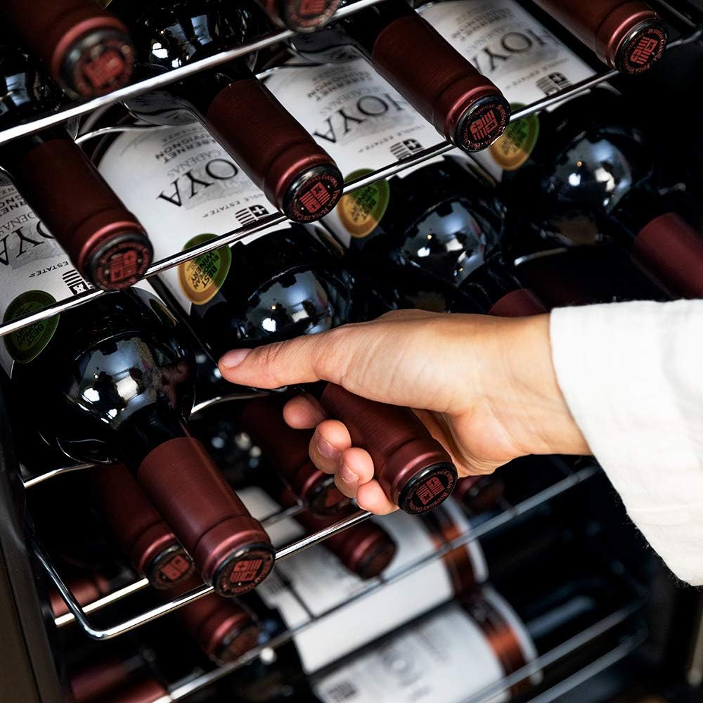 Cecotec vinkylskåp GrandSommelier 24000 svart kompressor. 24 flaskor med kompressor som garanterar hög prestanda. Justerbar temperatur och pekkontrollpanel