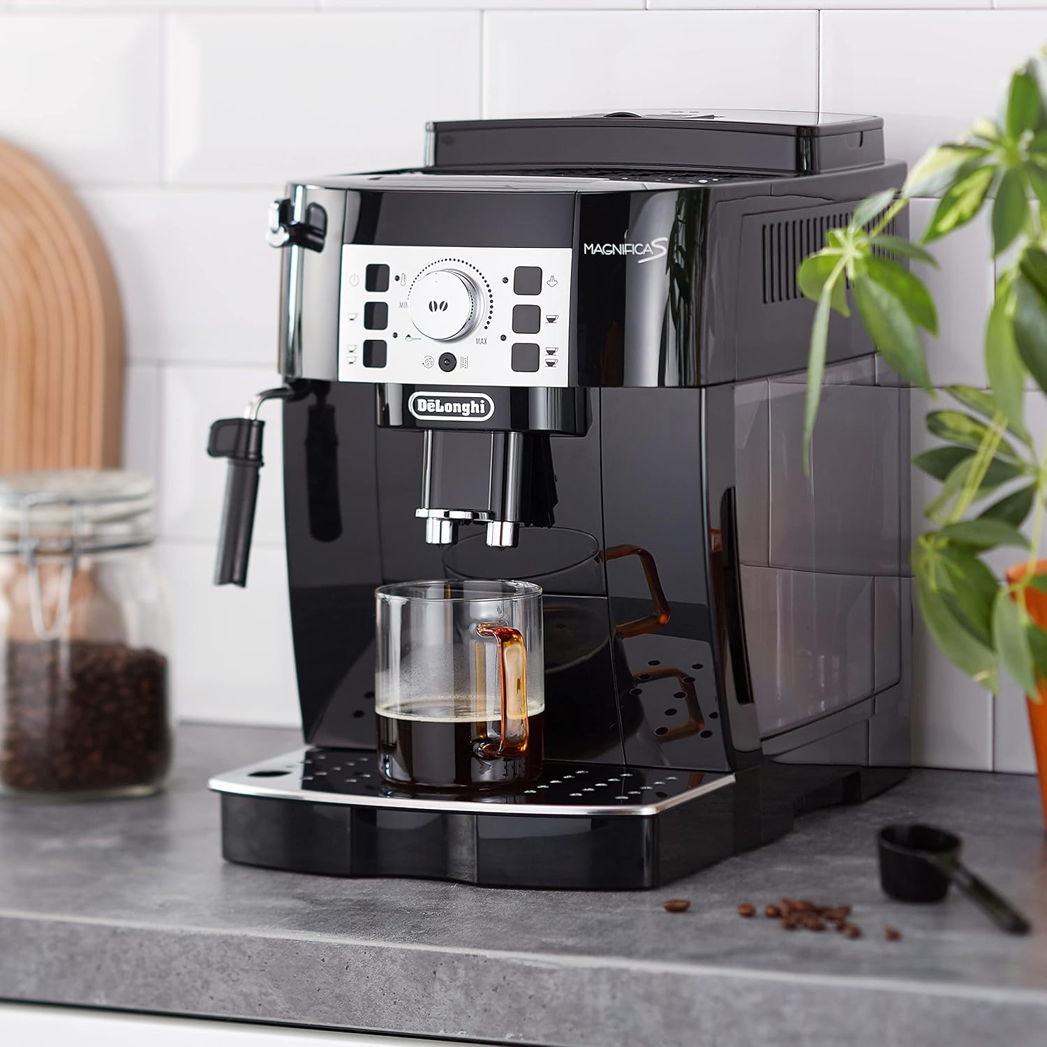De'Longhi Magnifica S, Automatisk Kaffemaskin från Böna till Kopp, Espresso- och Cappuccinomaskin, ECAM22.110.B, Svart