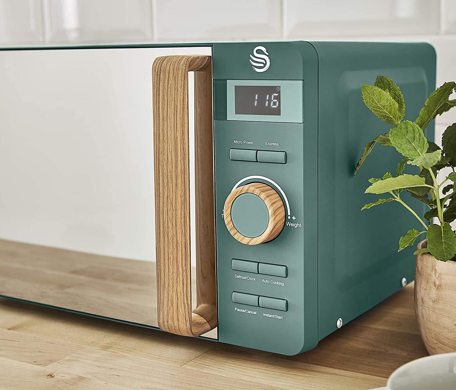 Swan Nordic digital mikrovågsugn 20 l, 6 driftsteg, 800 W effekt, 30 minuters timer, enkel rengöring, upptiningsläge, modern design, träeffekt, grå matt