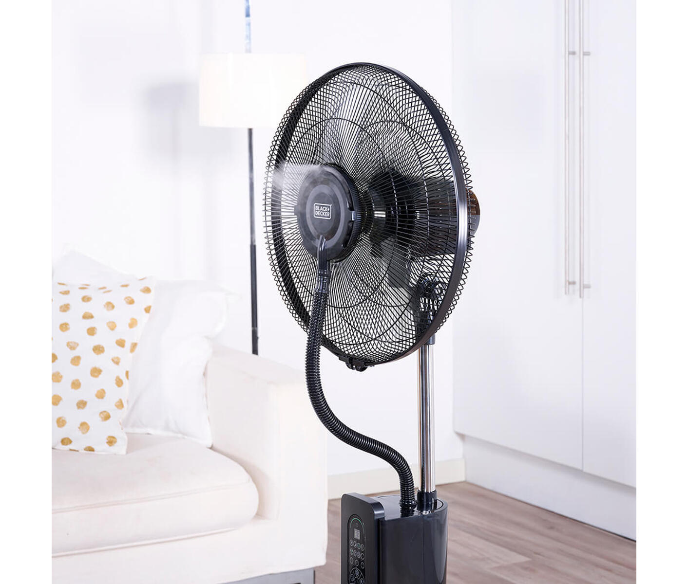 BLACK+DECKER Floor Fan With Cooling Mist Black