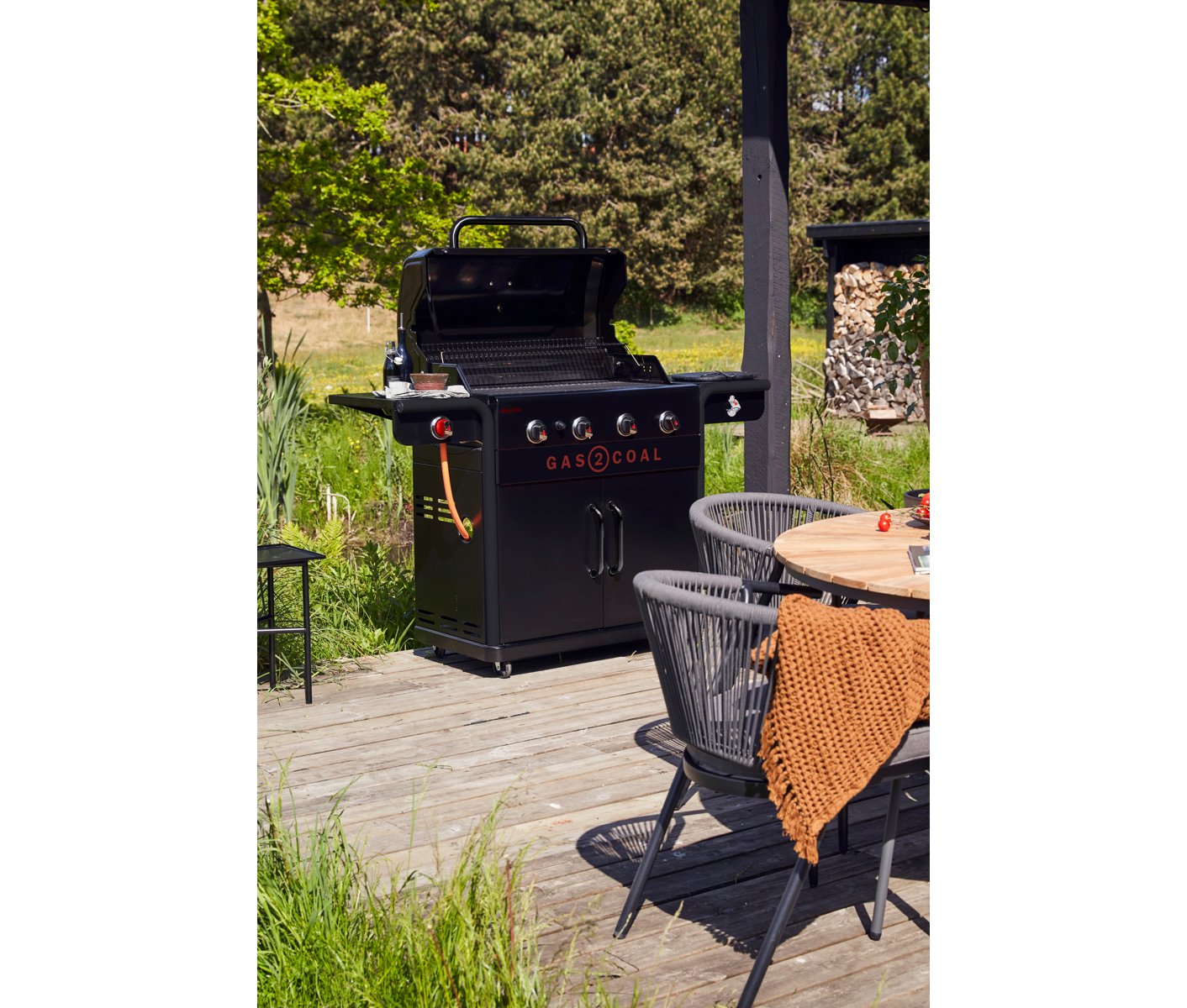 Char-Broil Gas2Coal Special Edition 4