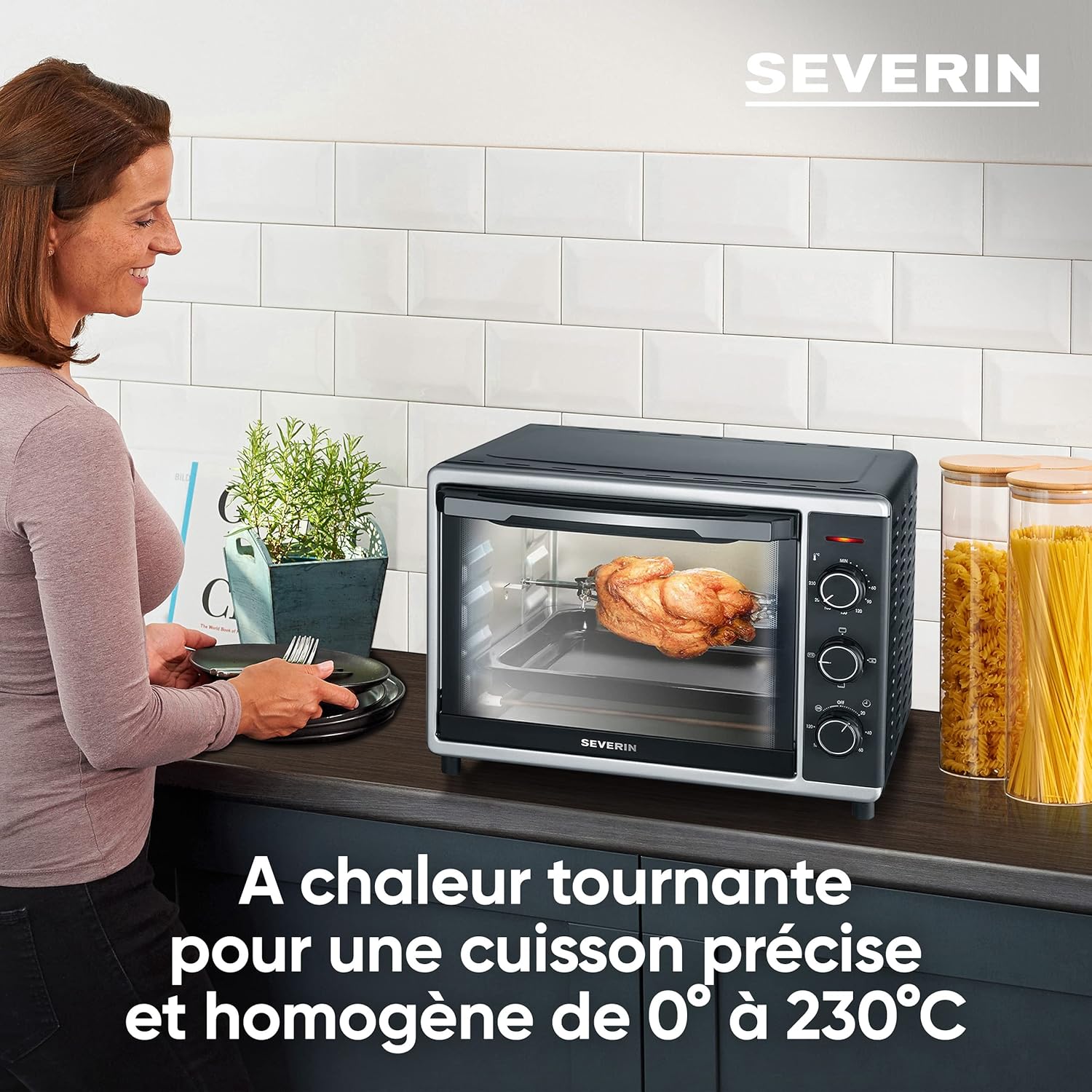 SEVERIN bak- och rostugn med varmluftsfunktion, miniugn med grillgaller, bakplåt, roterande spett och pizzasten, mångsidig varmluftsugn med 42 L kapacitet, 1 800 W, svart, TO 2058