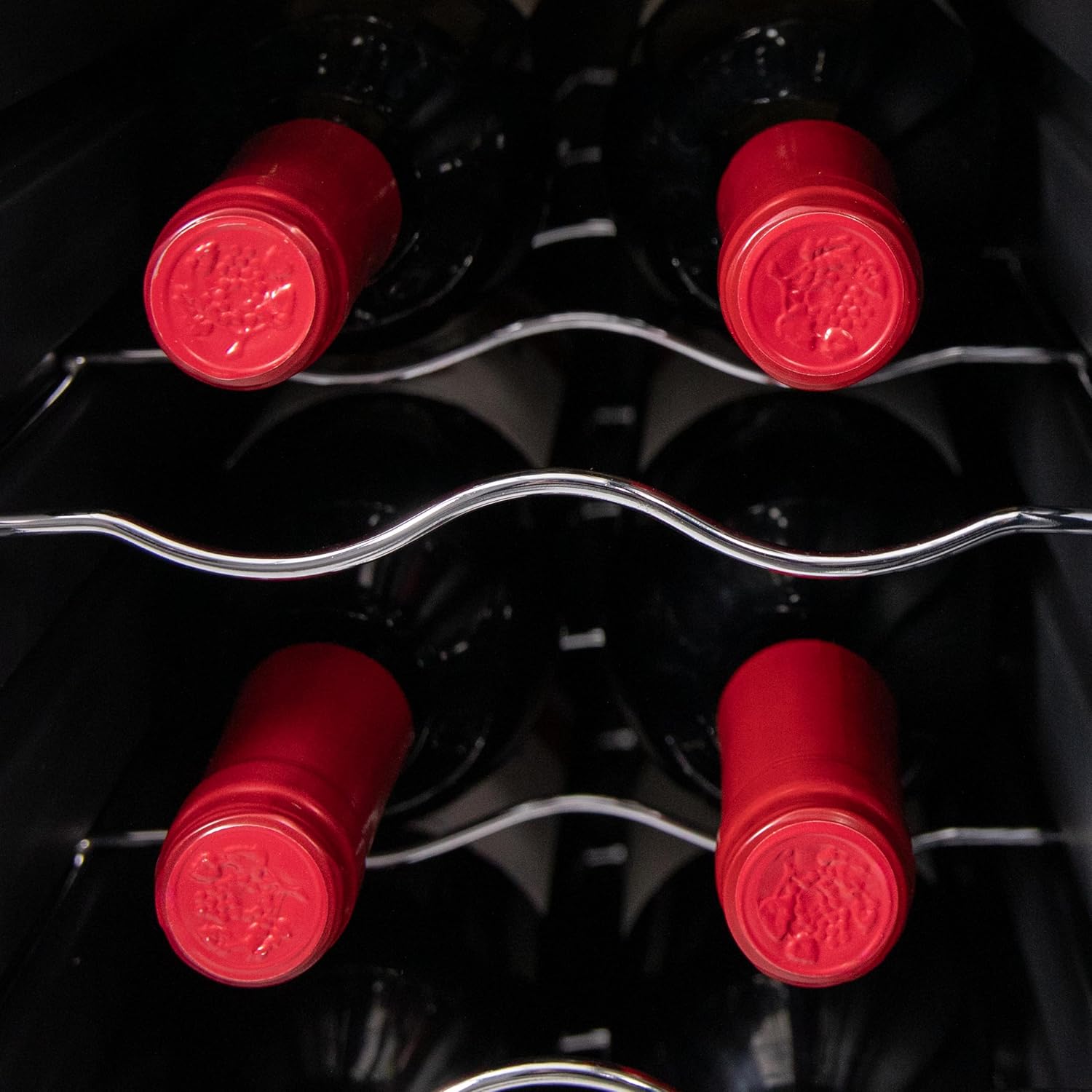 Cecotec vinkylskåp GrandSommelier 24000 svart kompressor. 24 flaskor med kompressor som garanterar hög prestanda. Justerbar temperatur och pekkontrollpanel