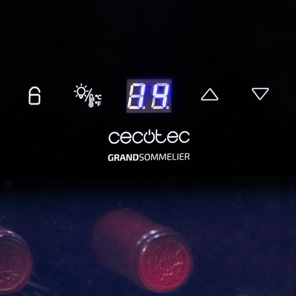 Cecotec vinkylskåp GrandSommelier 24000 svart kompressor. 24 flaskor med kompressor som garanterar hög prestanda. Justerbar temperatur och pekkontrollpanel