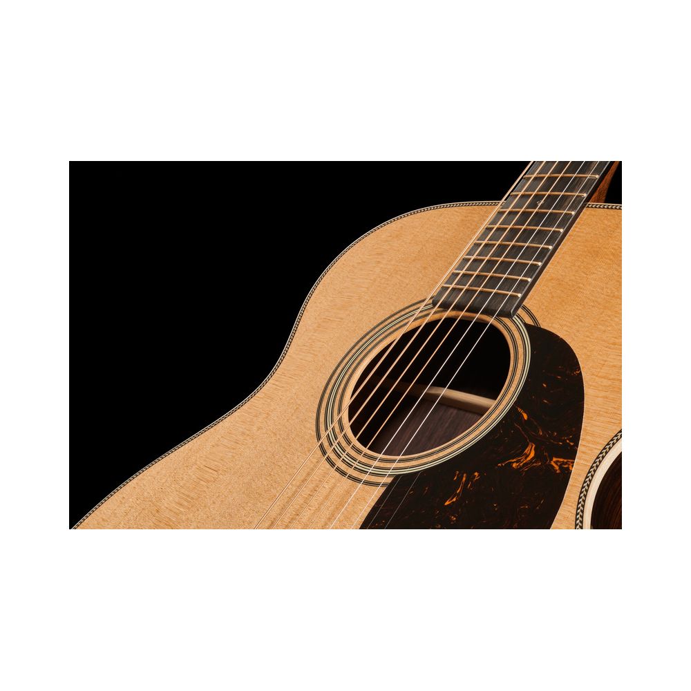 Martin Guitar 000