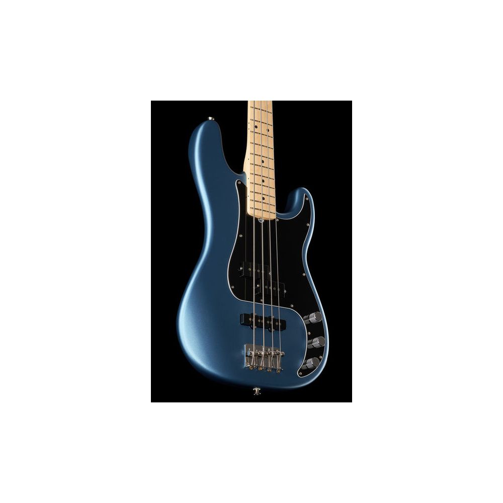 Fender AM Perf P