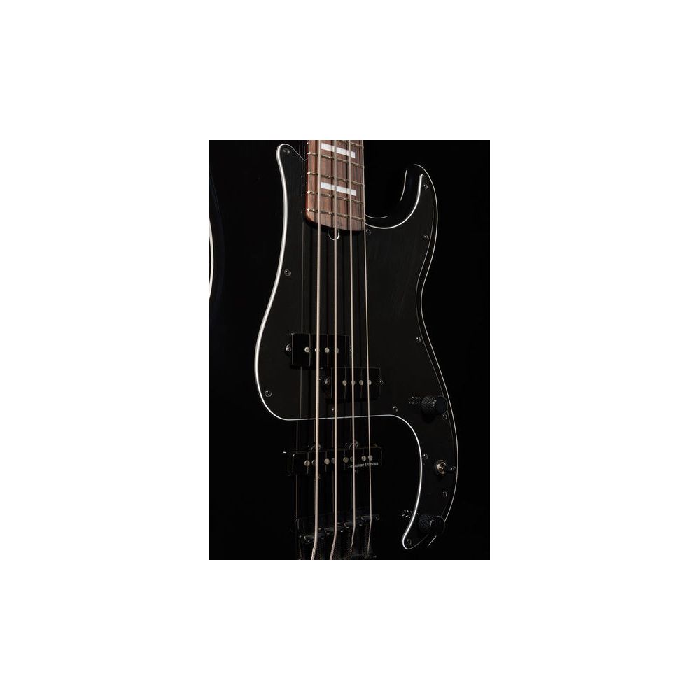 Fender Duff McKagan DLX P Bass RW BK – Thomann Ireland