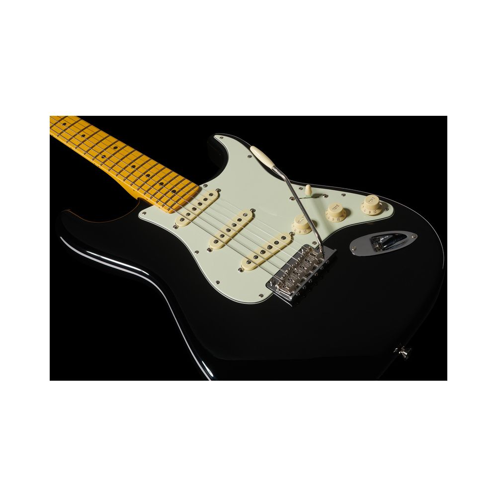 Fender AM Pro II Strat MN BLK – Thomann Ireland