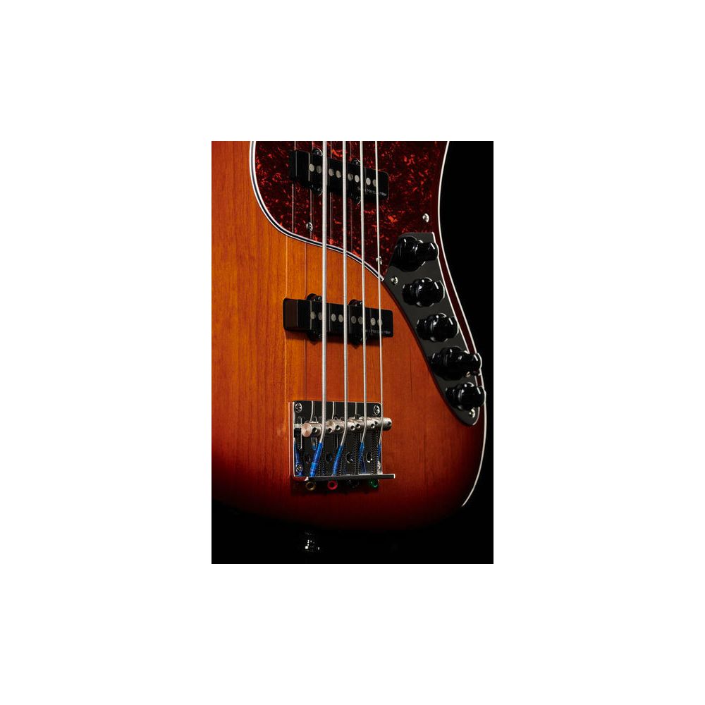 Marcus Miller V7 Alder