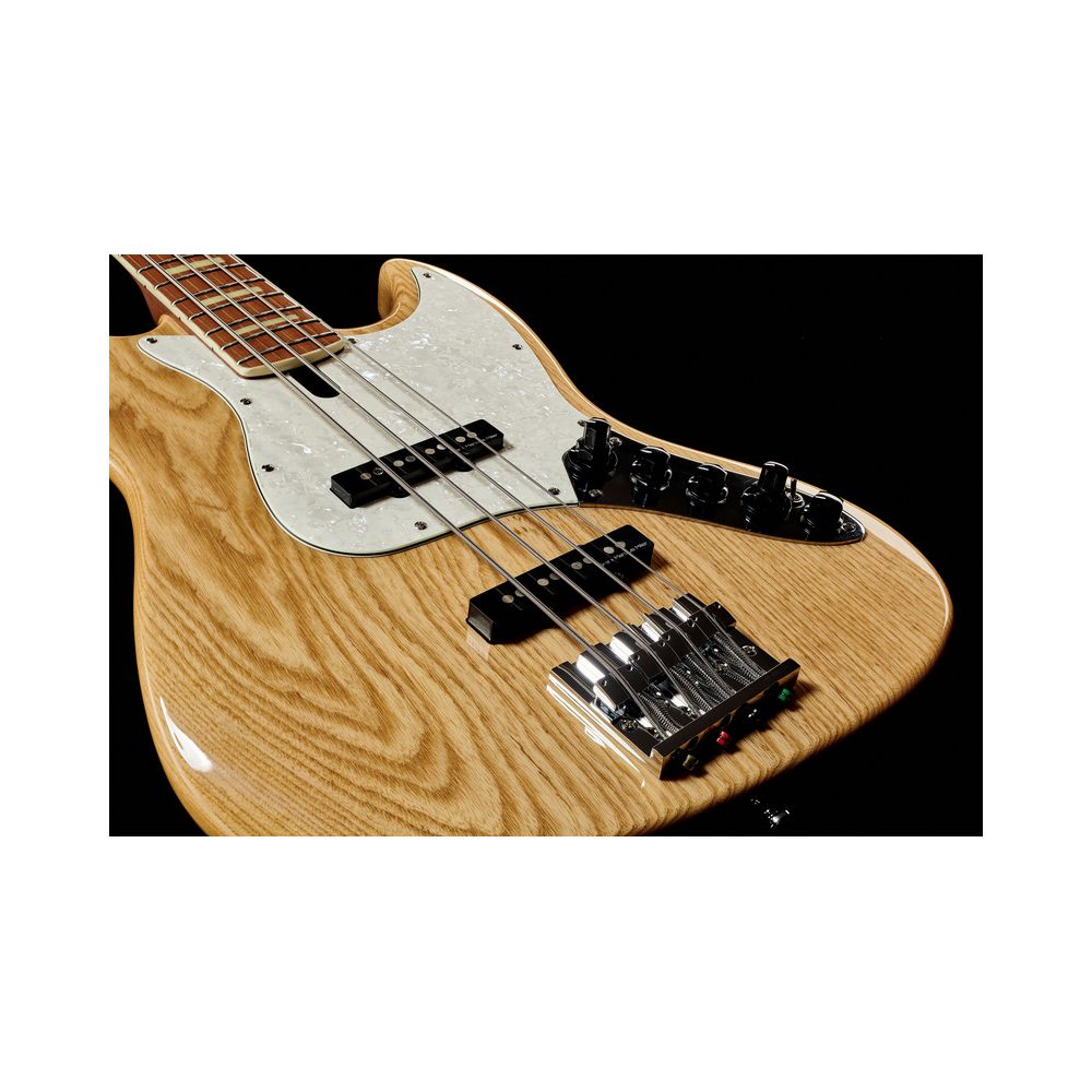 Marcus Miller V8