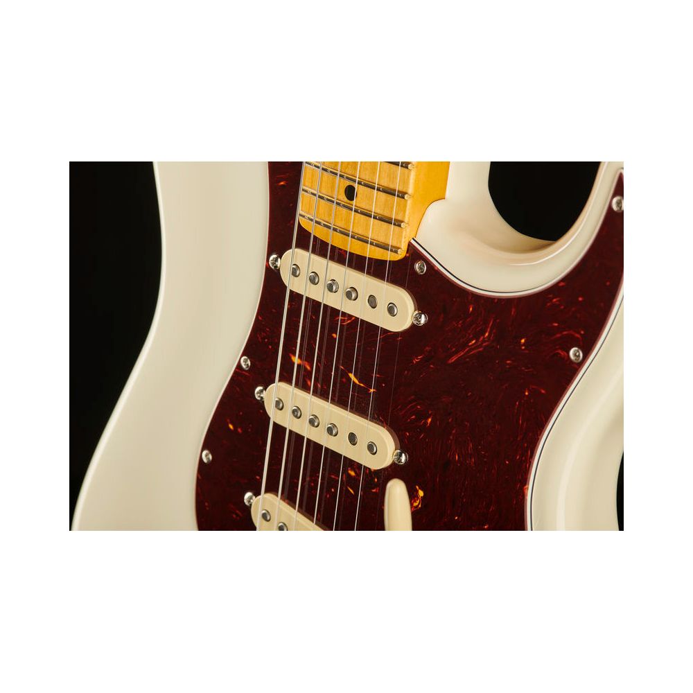 Fender AM Pro II Strat MN OWT – Thomann Ireland