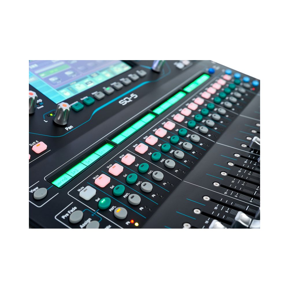 Allen & Heath SQ5 Case Bundle III – Thomann Ireland